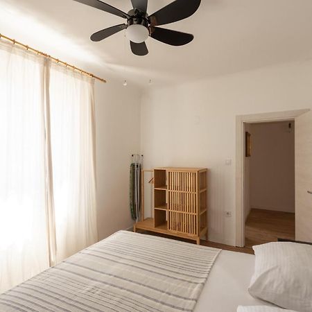 Pula City Apartment With Private Parking Free מראה חיצוני תמונה